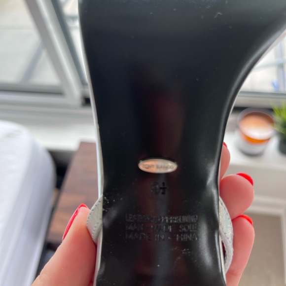 TONY BIANCO SILVER HEELS - SIZE 9.5 - Picture 4 of 5